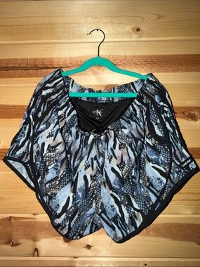 Calvin Klein Black and Blue Abstract Short-Sleeve Blouse
